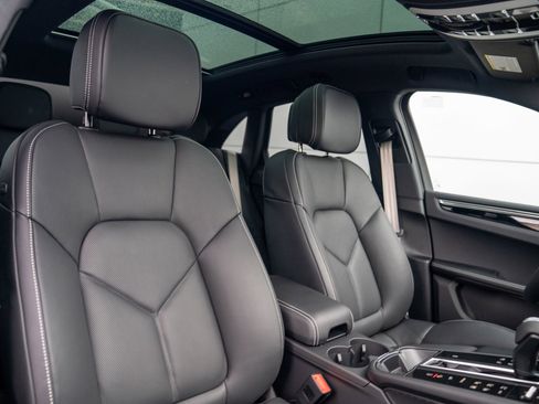 New 2026 Porsche Macan AWD/4WD image 27