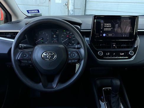 Used 2025 Toyota Corolla LE image 12