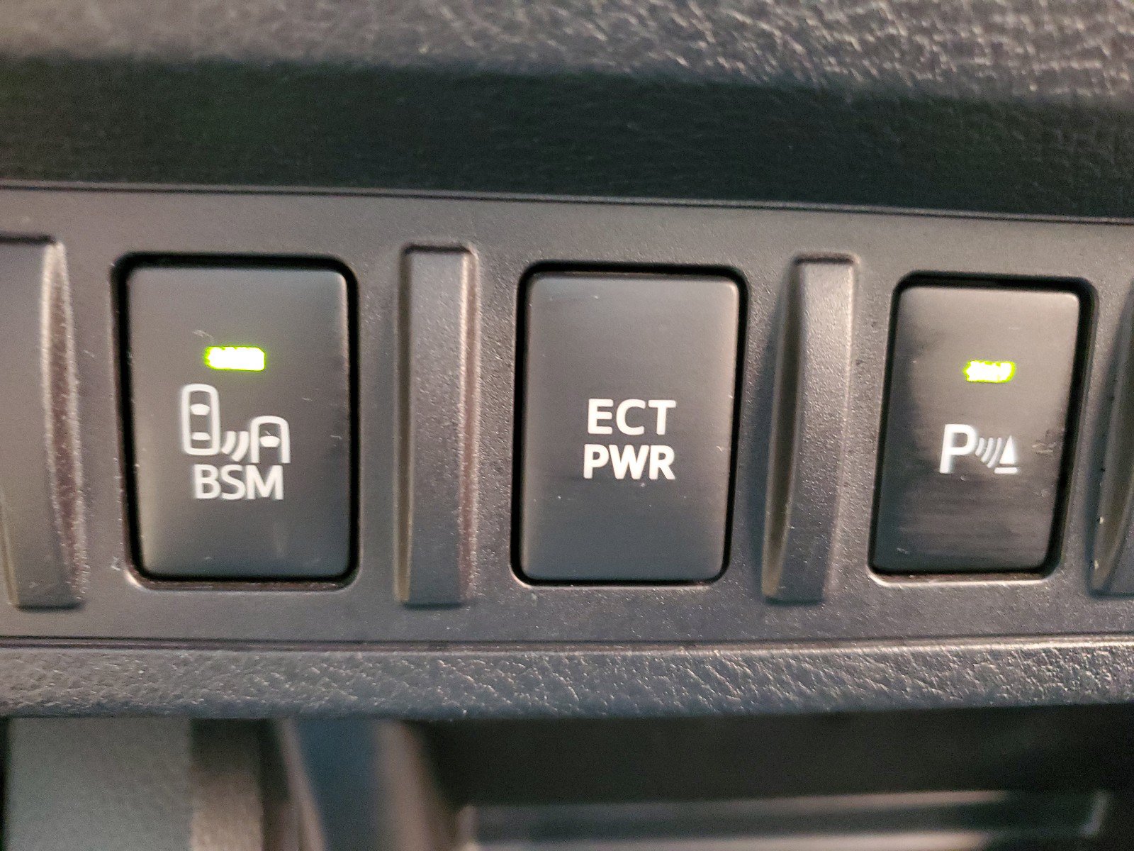 Used 2016 Toyota Tacoma TRD Off-Road w/ Premium & Technology Package RWD image 29