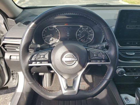 Certified 2023 Nissan Altima 2.5 SR w/ SR Premium Package image 16