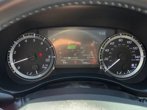 Used 2024 Toyota Highlander XLE FWD image 23