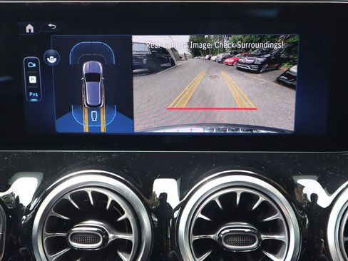 New 2026 Mercedes-Benz GLA 35 AMG 4MATIC image 17