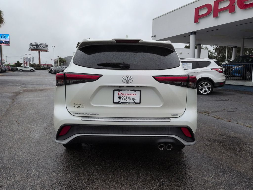 Used 2021 Toyota Highlander XSE FWD image 5
