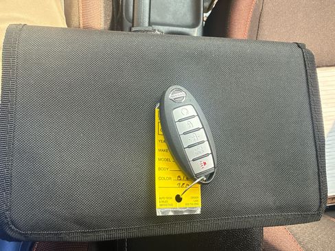 Used 2021 Nissan Versa SR w/ Convenience Package FWD image 22