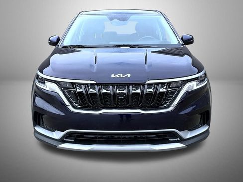 Used 2024 Kia Carnival LX image 2