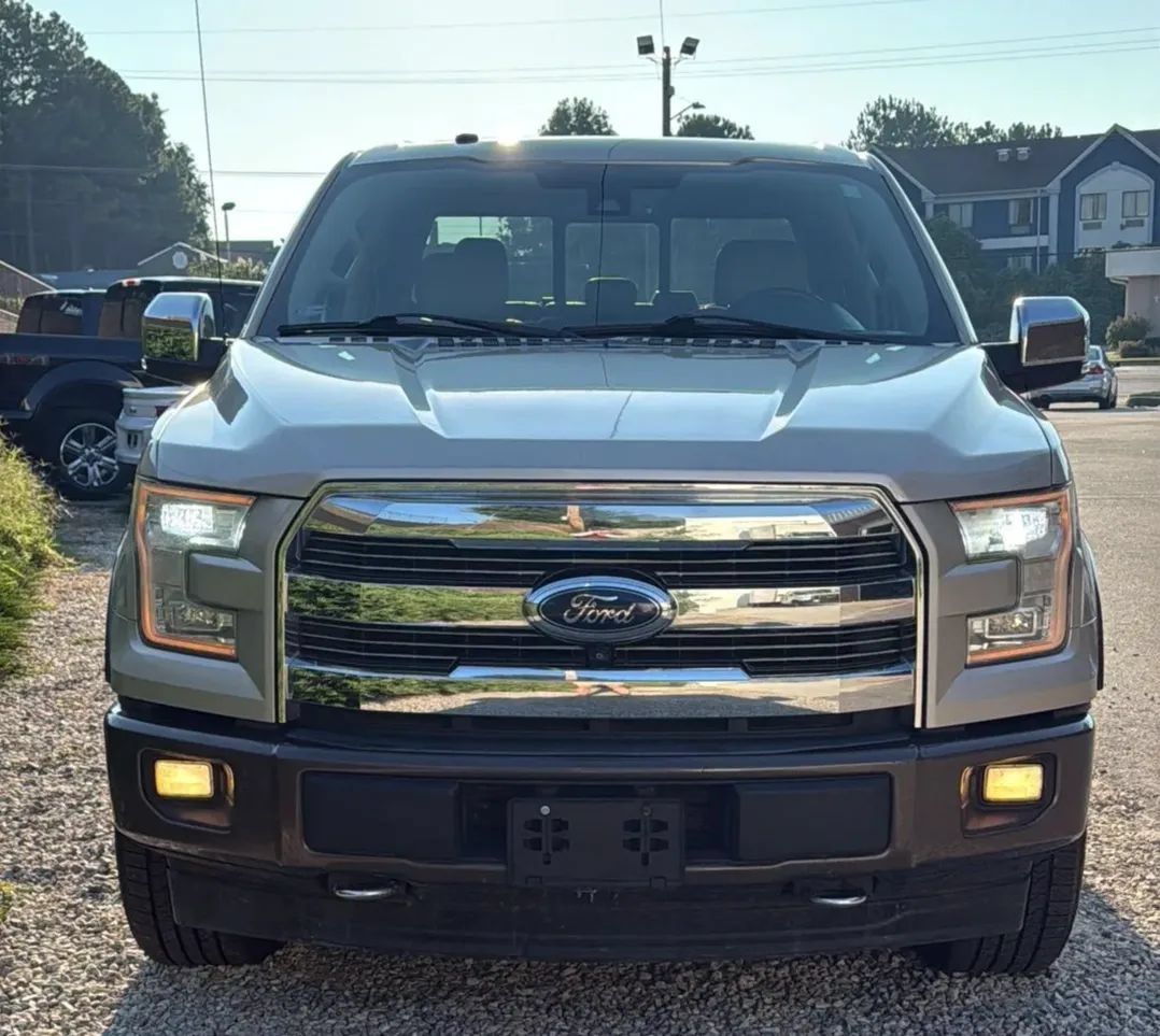 Used 2017 Ford F150 Lariat w/ Equipment Group 502A Luxury AWD/4WD image 4