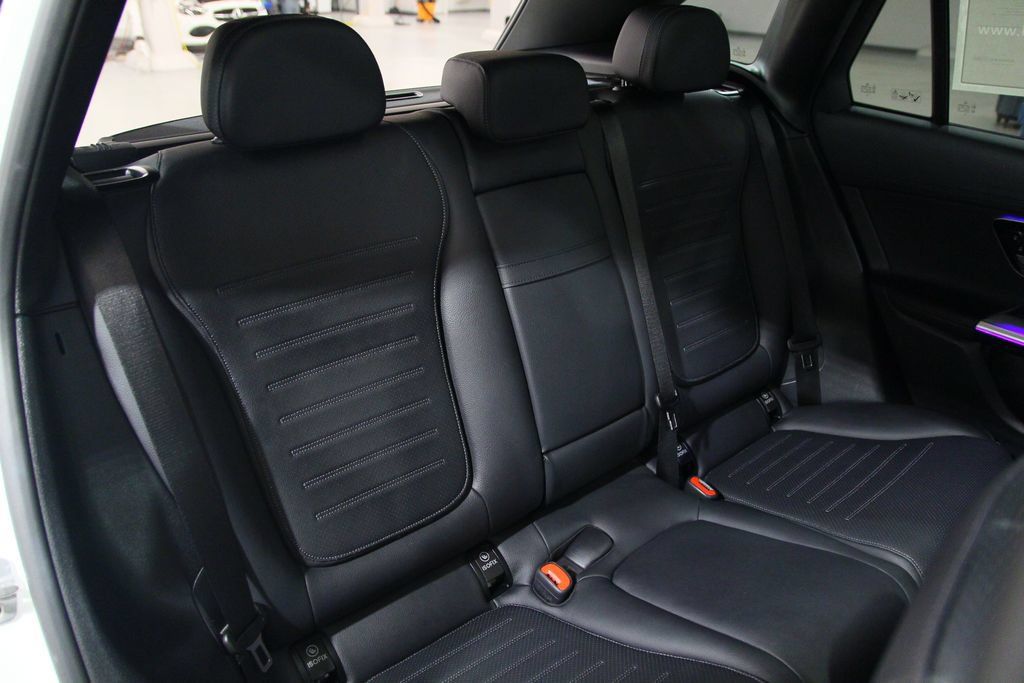 Certified 2025 Mercedes-Benz GLC 350e 4MATIC image 26