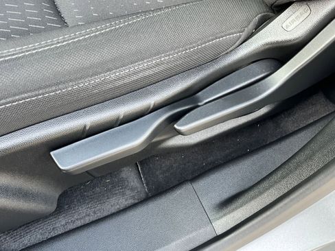 Used 2025 Chevrolet Equinox LT FWD image 22