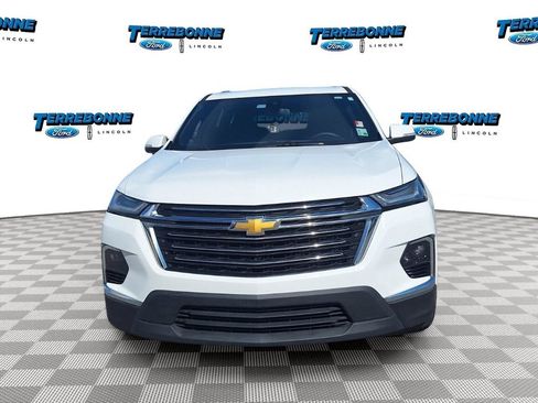 Used 2023 Chevrolet Traverse LT FWD image 2