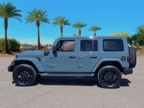 Used 2025 Jeep Wrangler Sahara 4xe image 3