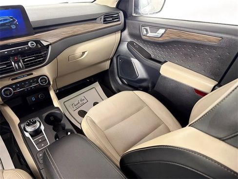 Used 2020 Ford Escape Titanium image 22