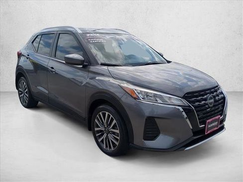 Used 2024 Nissan Kicks SV FWD image 3