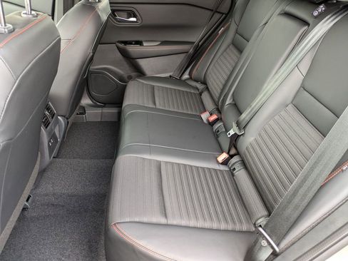 Certified 2025 Nissan Rogue SV AWD/4WD image 12