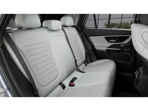 New 2026 Mercedes-Benz GLC 300 image 5