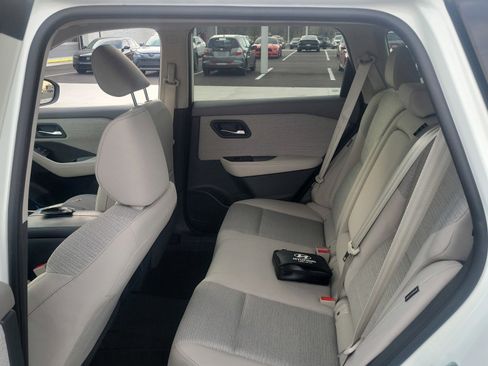 Used 2023 Nissan Rogue SV image 27