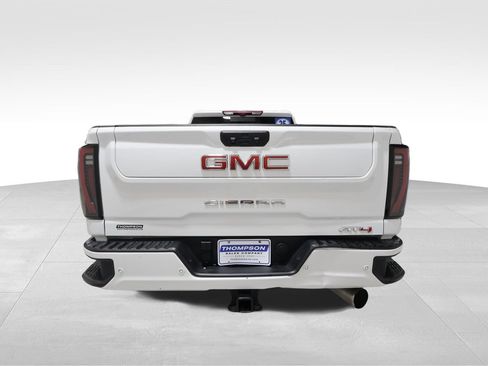 Used 2025 GMC Sierra 2500 AT4 w/ AT4 Premium Plus Package AWD/4WD image 3