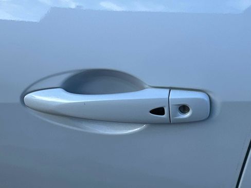 New 2025 Nissan Versa SR w/ Trunk Package image 13