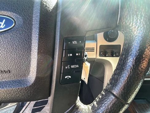 Used 2014 Ford F150 Lariat w/ Equipment Group 502A Luxury AWD/4WD image 19
