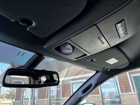 Used 2019 Dodge Grand Caravan SXT image 8