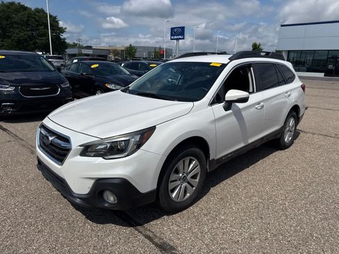 Used 2019 Subaru Outback 2.5i Premium AWD/4WD image 1