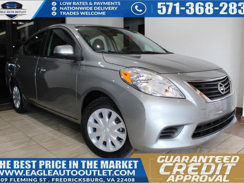 Used 2012 Nissan Versa SV w/ Convenience Pkg FWD image 1