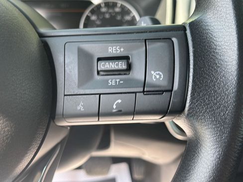 Used 2023 Nissan Rogue S AWD/4WD image 14