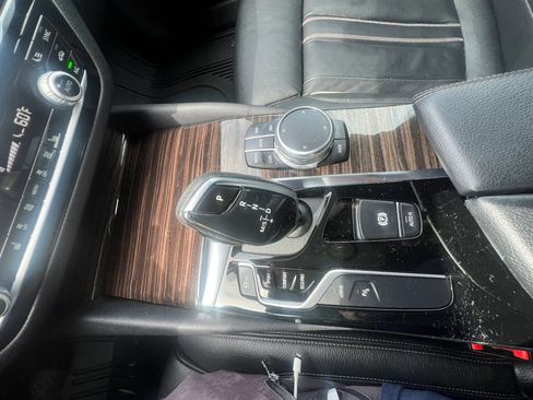 Used 2019 BMW 530e xDrive w/ Convenience Package image 23