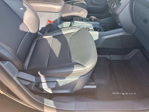 Used 2024 Ford Maverick Lariat w/ Black Appearance Package image 11