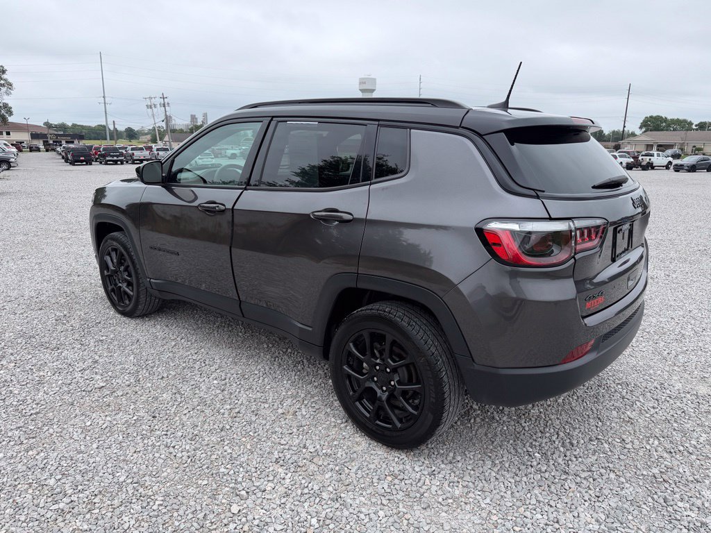 Used 2022 Jeep Compass Latitude AWD/4WD image 27