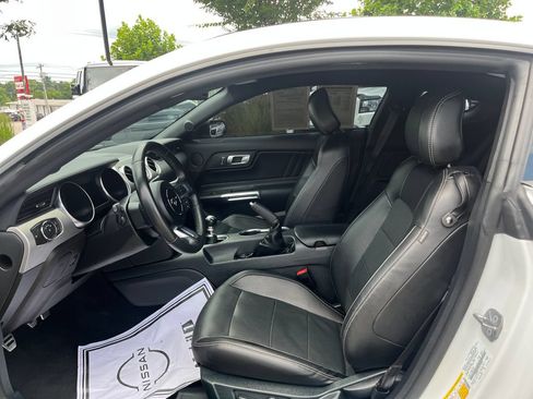 Used 2022 Ford Mustang GT Premium w/ Black Accent Package RWD image 10