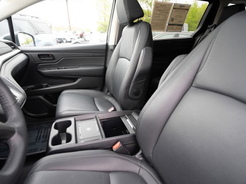Used 2025 Honda Odyssey EX-L image 10