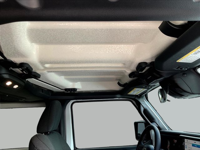 Used 2026 Jeep Wrangler Sport AWD/4WD image 16