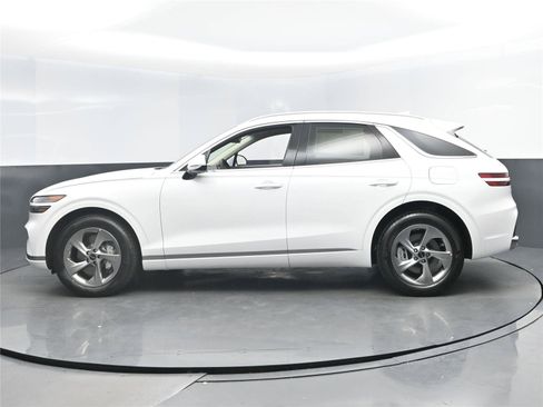 Used 2026 Genesis GV70 2.5T image 3