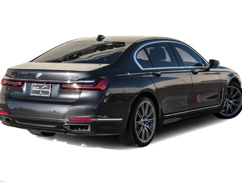 Used 2021 BMW 750i xDrive image 8