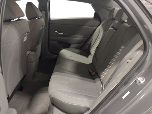 Used 2025 Hyundai Elantra SEL FWD image 18