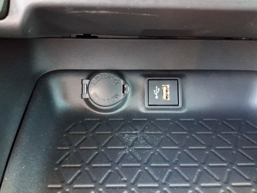Certified 2025 Toyota RAV4 LE FWD image 7