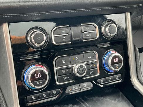 Used 2022 GMC Yukon Denali AWD/4WD image 25