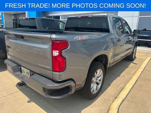 Used 2020 Chevrolet Silverado 1500 Custom w/ Custom Value Package AWD/4WD image 2