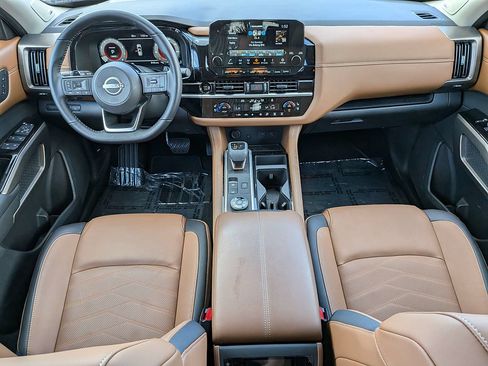 Used 2025 Nissan Pathfinder Platinum AWD/4WD image 18