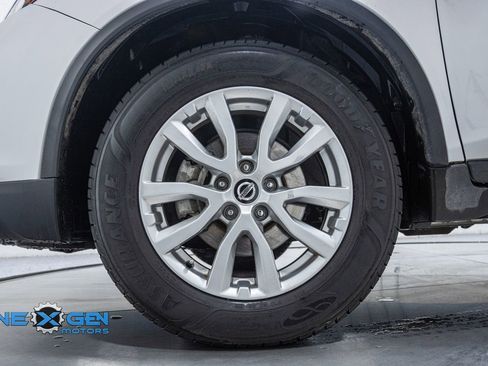 Used 2020 Nissan Rogue SV image 44