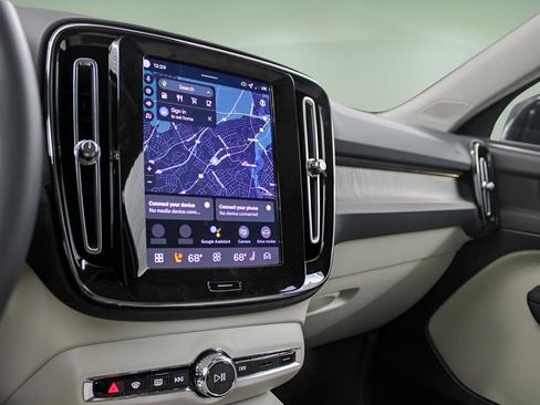 New 2026 Volvo XC40 B4 Plus w/ Protection Package Premier image 24