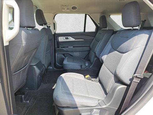 New 2026 Ford Explorer Active RWD image 13