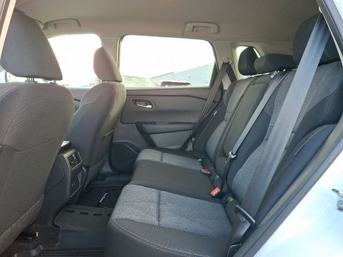 Certified 2025 Nissan Rogue SV image 10