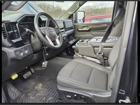 Used 2024 GMC Sierra 2500 SLE w/ Preferred Package AWD/4WD image 18