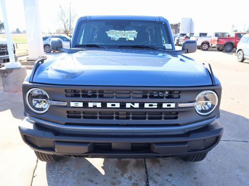 New 2025 Ford Bronco 4-Door image 9