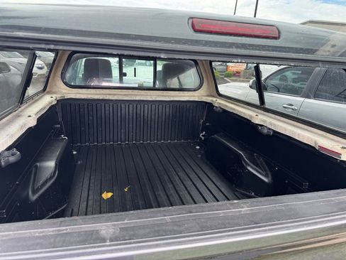 Used 2018 Toyota Tacoma SR w/ SR Convenience Package image 7