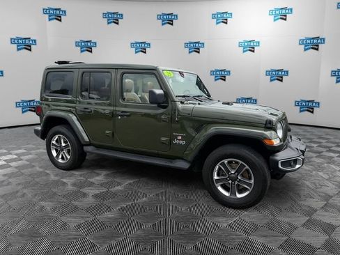 Used 2023 Jeep Wrangler Unlimited Sahara w/ Cold Weather Group AWD/4WD image 8