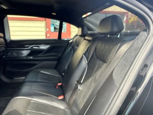 Used 2019 BMW 750i xDrive w/ Executive Package AWD/4WD image 14