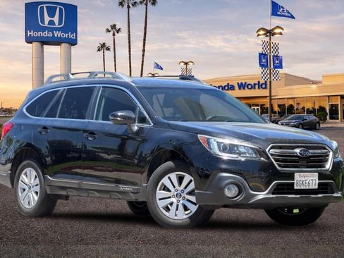 Used 2019 Subaru Outback 2.5i Premium AWD/4WD image 2