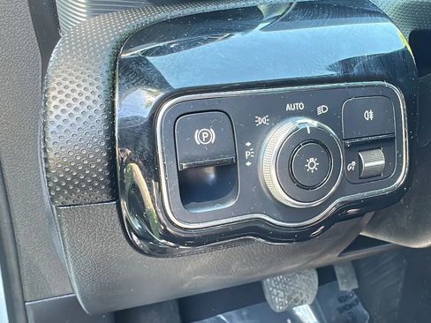 Used 2020 Mercedes-Benz A 220 4MATIC w/ Premium Package image 28